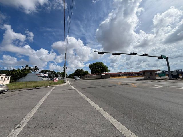 3186 NW 33rd Street, Miami, FL 33142