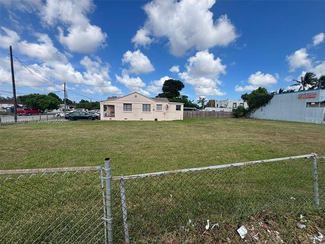 3186 NW 33rd Street, Miami, FL 33142