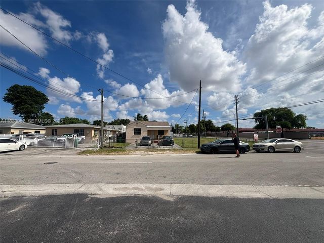 3186 NW 33rd Street, Miami, FL 33142