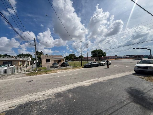 3186 NW 33rd Street, Miami, FL 33142