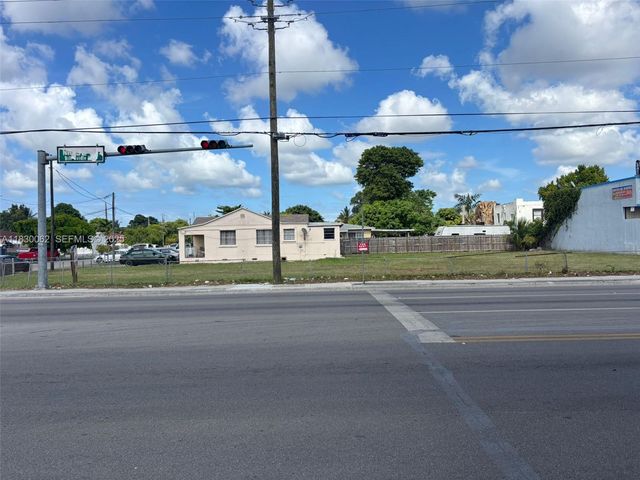 3186 NW 33rd Street, Miami, FL 33142