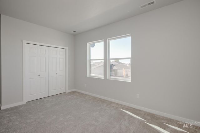 3822 E Jamestown Dr, Nampa, ID 83686