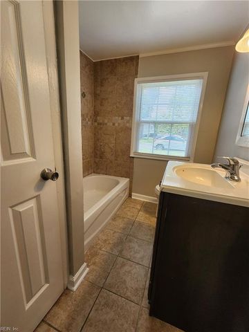 18 Janet DR, Hampton, VA 23669