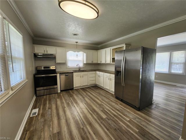 18 Janet DR, Hampton, VA 23669