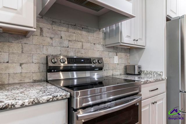 104 Gracetree Way, Kathleen, GA 31047