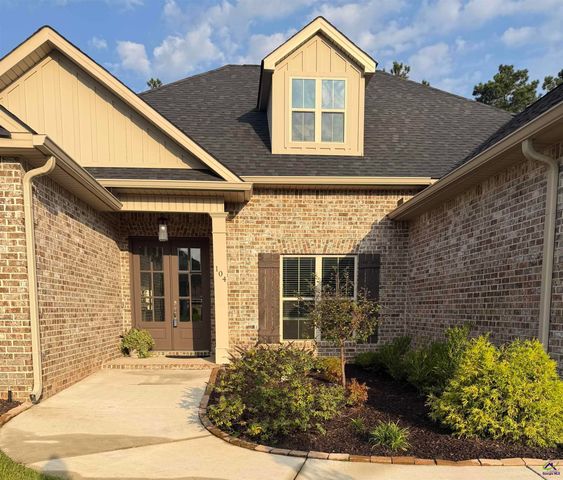 104 Gracetree Way, Kathleen, GA 31047