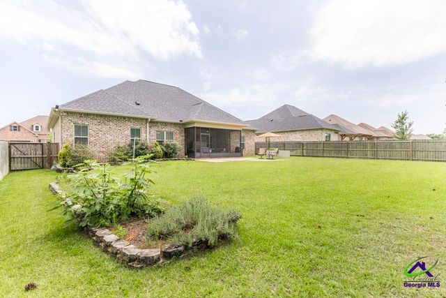 104 Gracetree Way, Kathleen, GA 31047