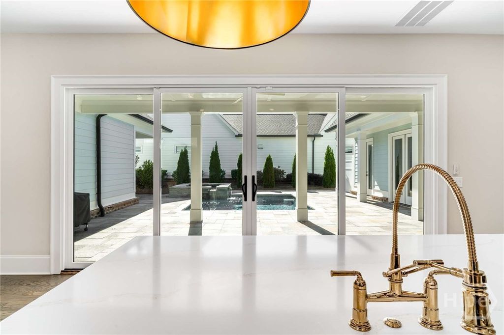 Image 14 of property listing at 2030 Greenleffe Drive, Statham, GA 30666