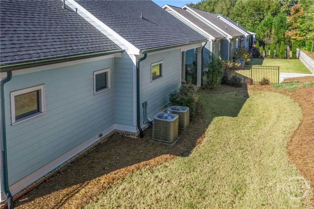 Image 60 of property listing at 2030 Greenleffe Drive, Statham, GA 30666