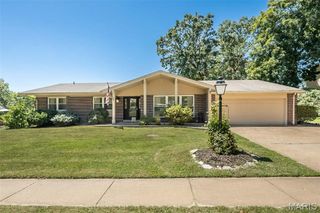 2842 Foxfire Drive, St Louis, MO 63129