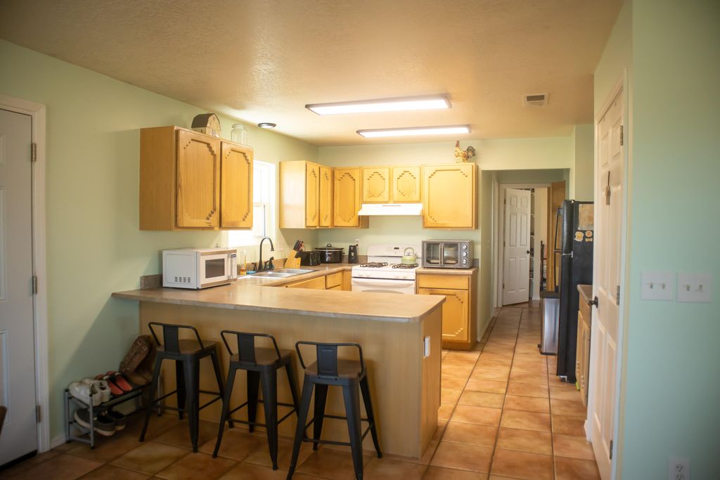 Image 16 of property listing at 244 Frost Road # B, Edgewood, NM 87015