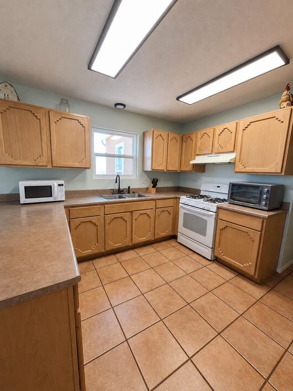 Image 17 of property listing at 244 Frost Road # B, Edgewood, NM 87015