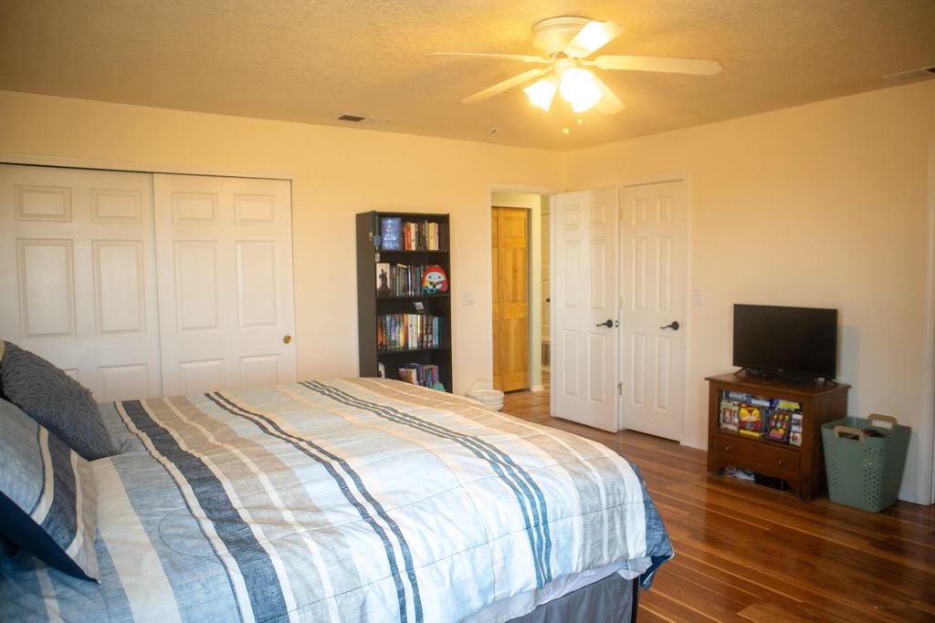 Image 23 of property listing at 244 Frost Road # B, Edgewood, NM 87015