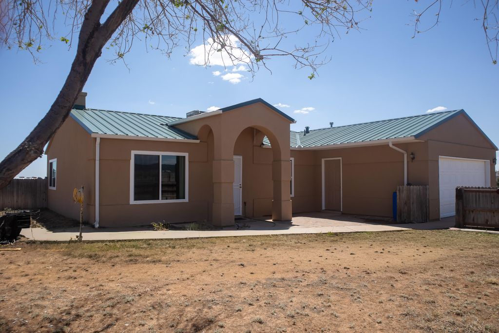 Image 4 of property listing at 244 Frost Road # B, Edgewood, NM 87015