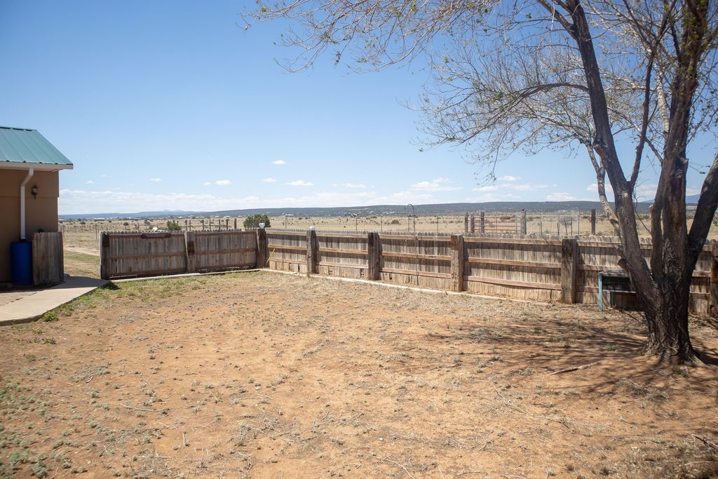 Image 5 of property listing at 244 Frost Road # B, Edgewood, NM 87015