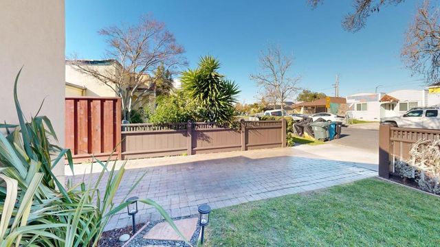 3024 Hoover Street, Redwood City, CA 94063