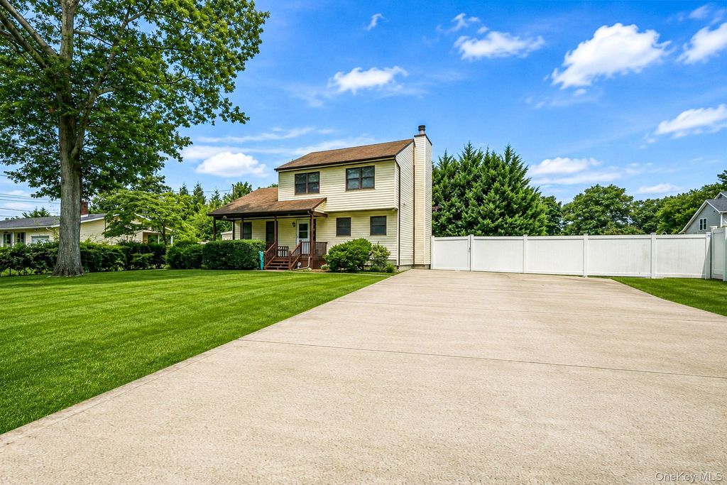 14 Roosevelt Avenue, Nesconset, NY 11767 — exterior