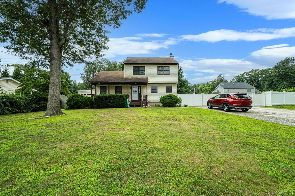 14 Roosevelt Avenue, Nesconset, NY 11767 — photo 4