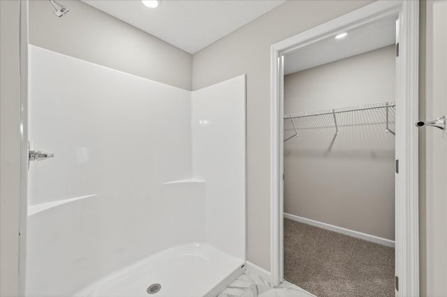 8828 Meadowcrest Drive NE, Monticello, MN 55362