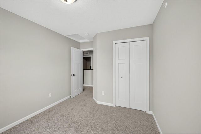 8828 Meadowcrest Drive NE, Monticello, MN 55362