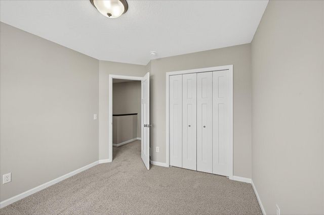 8828 Meadowcrest Drive NE, Monticello, MN 55362