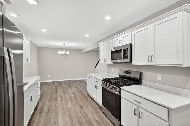 8828 Meadowcrest Drive NE, Monticello, MN 55362