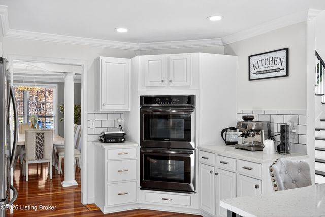 9702 Tufton Ct, Jeffersontown, KY 40299