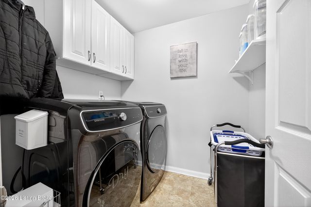 9702 Tufton Ct, Jeffersontown, KY 40299