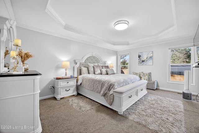 9702 Tufton Ct, Jeffersontown, KY 40299