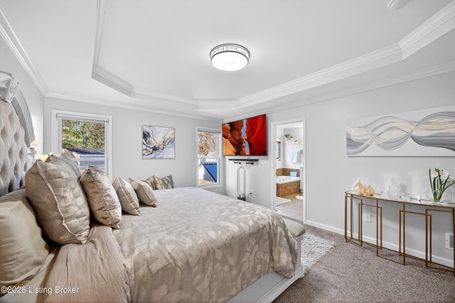 9702 Tufton Ct, Jeffersontown, KY 40299