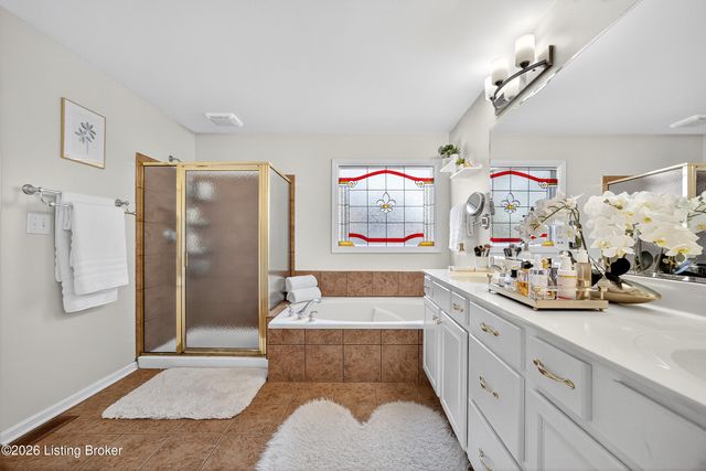 9702 Tufton Ct, Jeffersontown, KY 40299