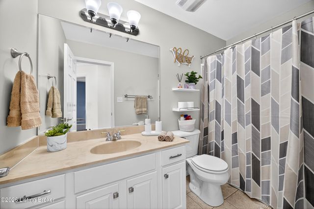 9702 Tufton Ct, Jeffersontown, KY 40299