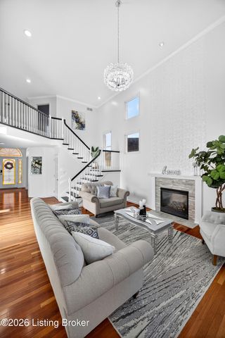 9702 Tufton Ct, Jeffersontown, KY 40299