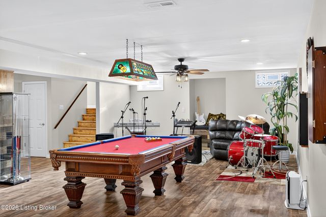 9702 Tufton Ct, Jeffersontown, KY 40299