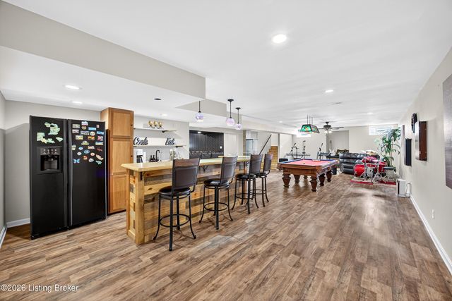 9702 Tufton Ct, Jeffersontown, KY 40299