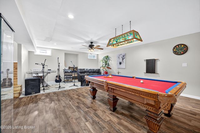 9702 Tufton Ct, Jeffersontown, KY 40299