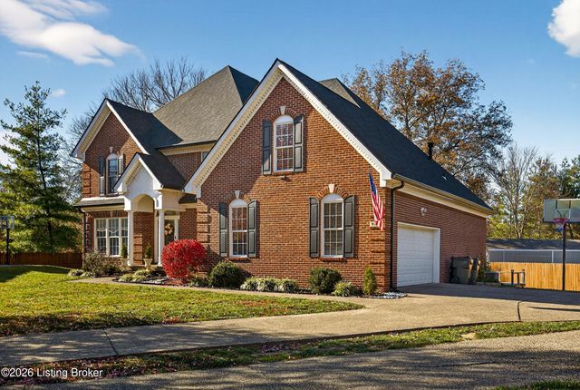 9702 Tufton Ct, Jeffersontown, KY 40299