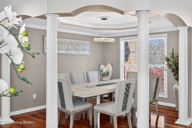 9702 Tufton Ct, Jeffersontown, KY 40299