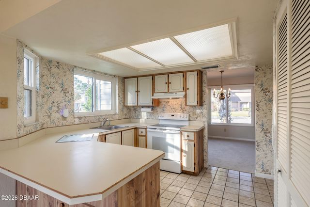 126 Blue Heron Dr Unit B, Daytona Beach, FL 32119