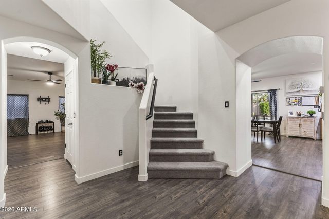 2538 E MINE CREEK Road, Phoenix, AZ 85024