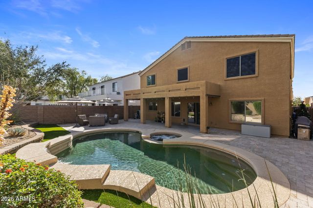 2538 E MINE CREEK Road, Phoenix, AZ 85024