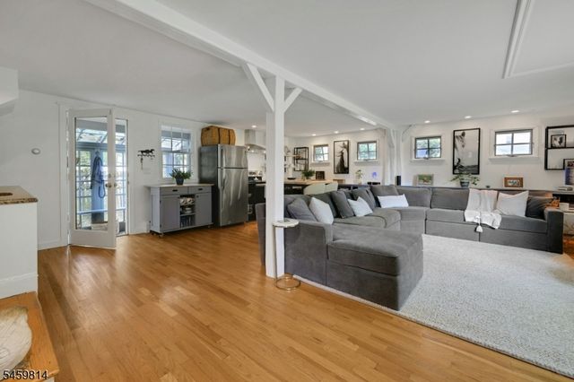 4 E Main St, Mendham Twp., NJ 07945