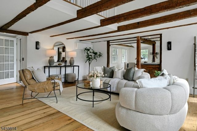 4 E Main St, Mendham Twp., NJ 07945