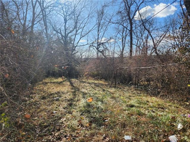 4919 E 39th Street, Kansas City, MO 64128