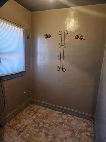 4919 E 39th Street, Kansas City, MO 64128