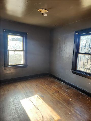 4919 E 39th Street, Kansas City, MO 64128