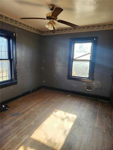 4919 E 39th Street, Kansas City, MO 64128