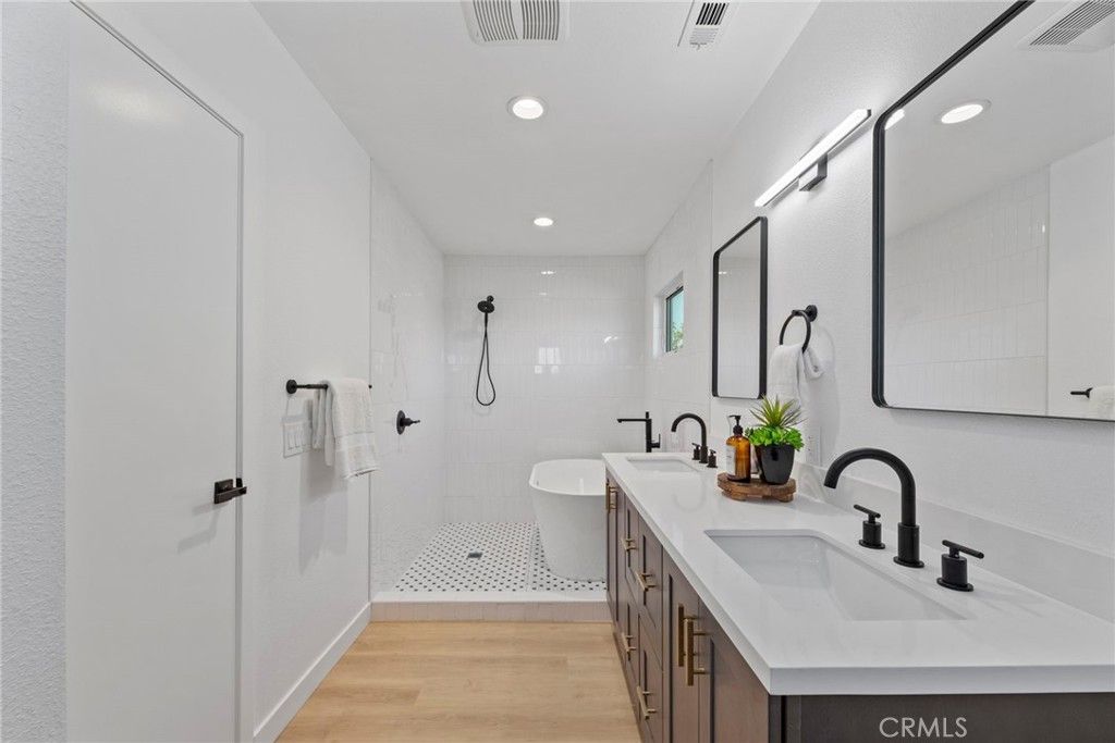 Image 17 of property listing at 357 Cornwell, Los Angeles, CA 90033