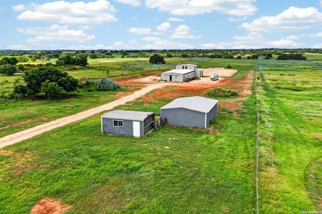 3450 Fm 1922, Floresville, TX 78114