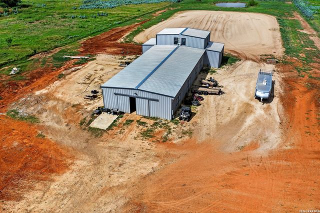 3450 Fm 1922, Floresville, TX 78114